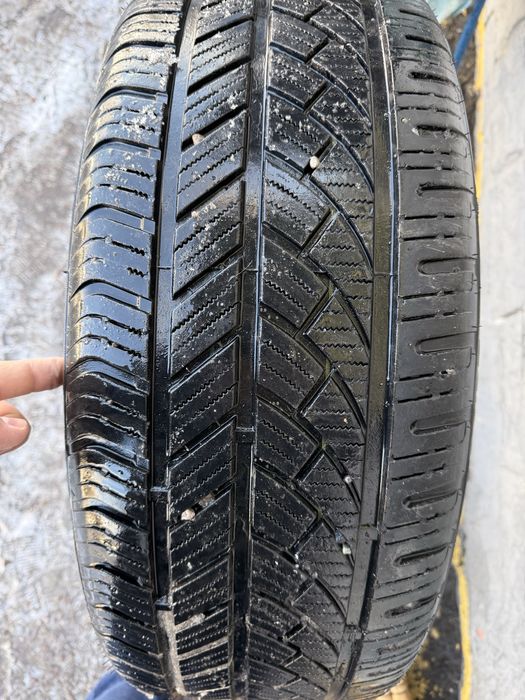 Прадаются всесезонные балоны 235/55/r19