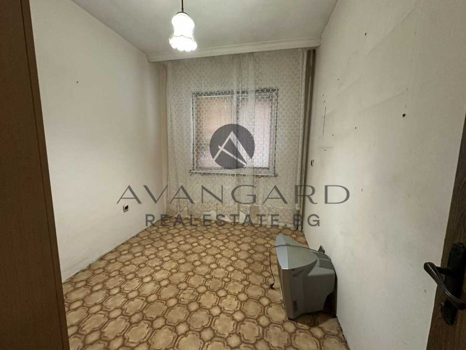 Продава се Тристаен апартамент в Пловдив, Център - 72 кв.м за 2081 €/кв.м - Снимка #10