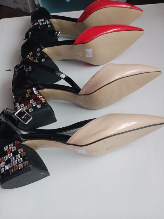 Pantofi deosebiti de eleganti