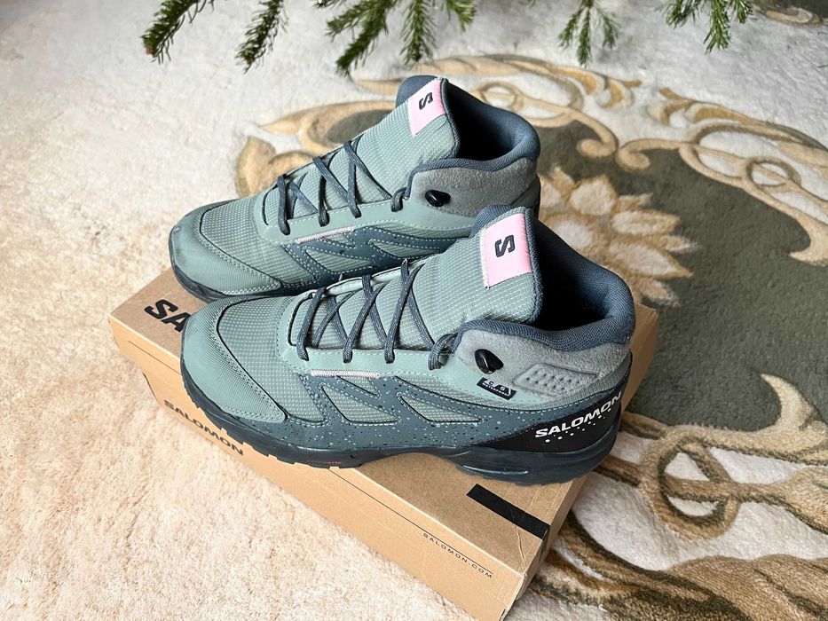 Vand incaltari trekking Salomon