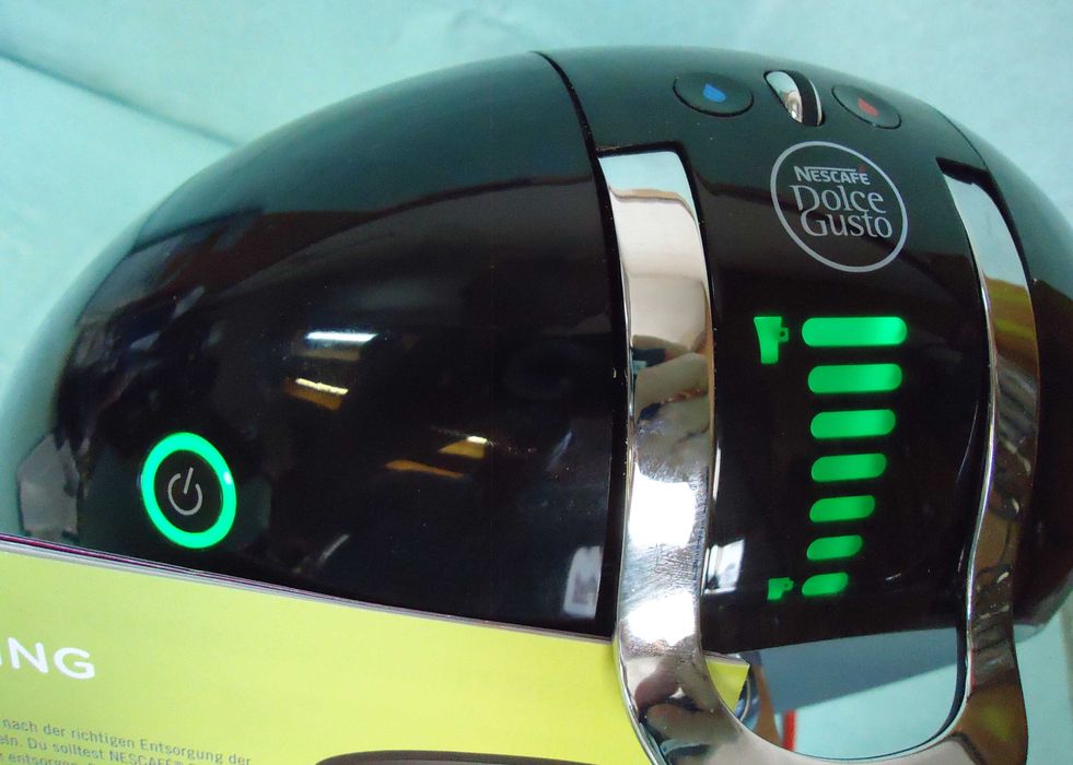 Кафемашина с гаранция 1 година Delonghi Automat NESCAFÉ® Circolo.B