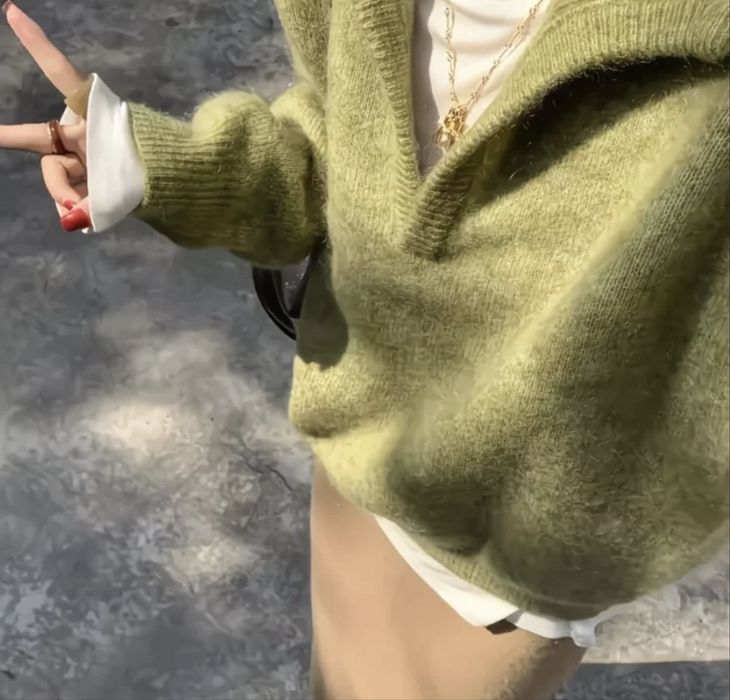 женский свитер стильный