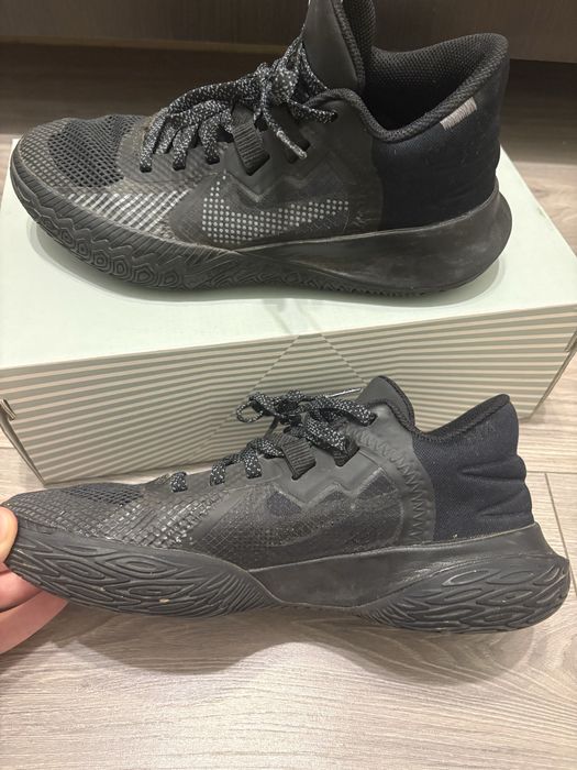 nike kyrie flytrap V
