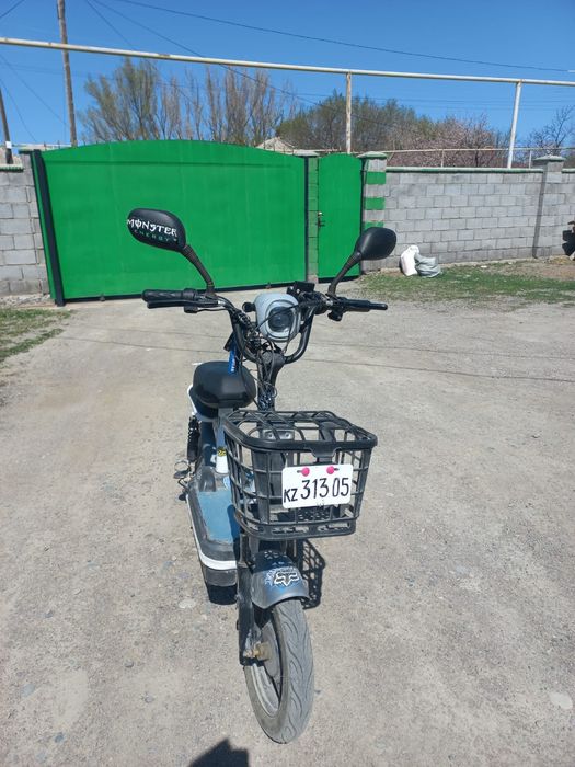 Электроскутер в хорошем состоянии