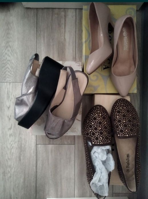 Продам женские туфли