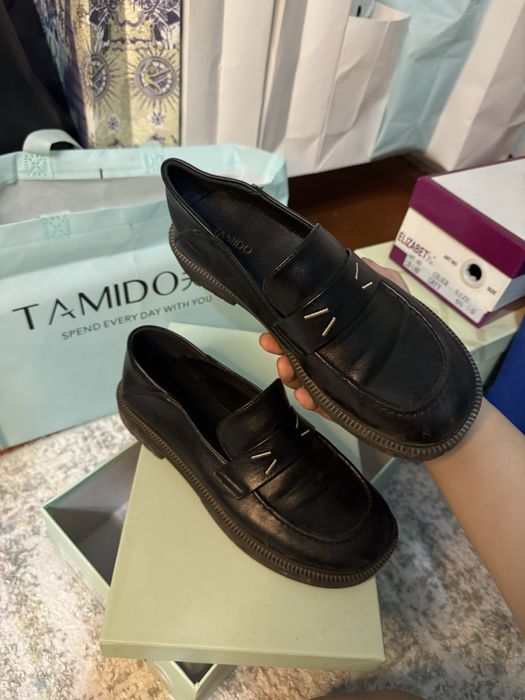 Продам женскую обувь.