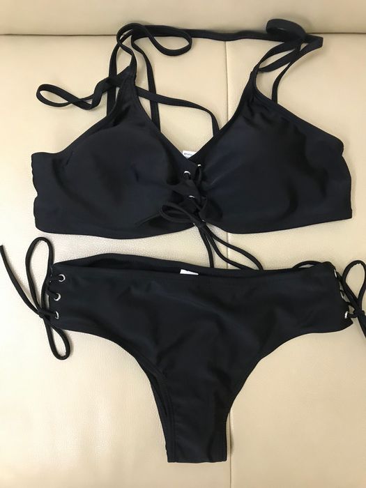 Costum de baie negru nou