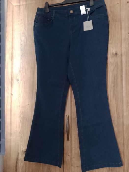 Blugi denim evazați ușor elastici