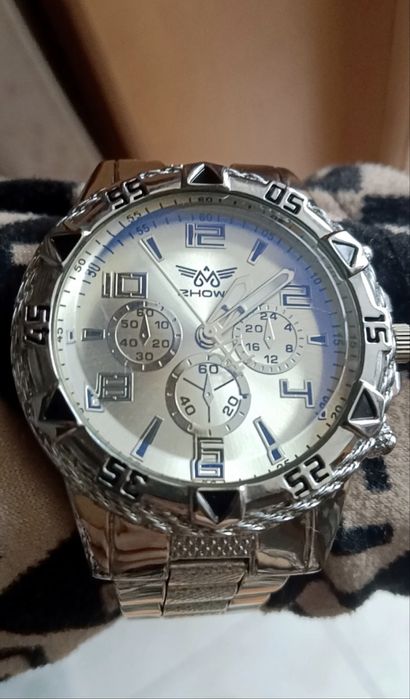 Часы хорошие,новые