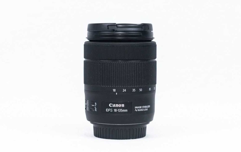 Canon EF-S 18-135 mm f/3.5-5.6 IS NanoUSM - obiectiv zoom
