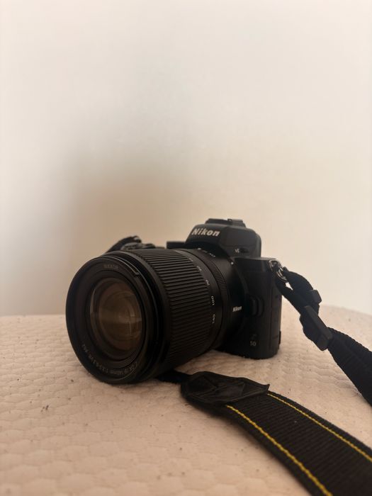 Nikon Z50 cu obiectiv NIKKOR Z DX 18-140mm f/3.5-6.3 VR.