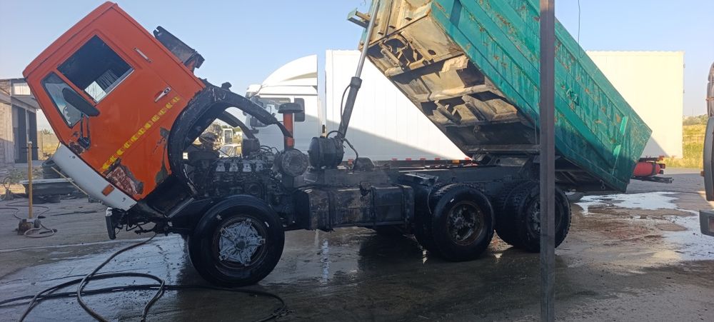 Kamaz sotiladi yili 1985 balonlari orqa 70 80%  qogan maʼlumot telda