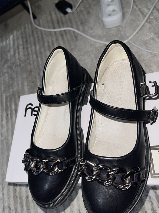 Детская школьная обувь.