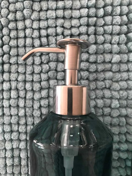 Комплект за баня  IKEA- постелка, дозатор за сапун, поставка...