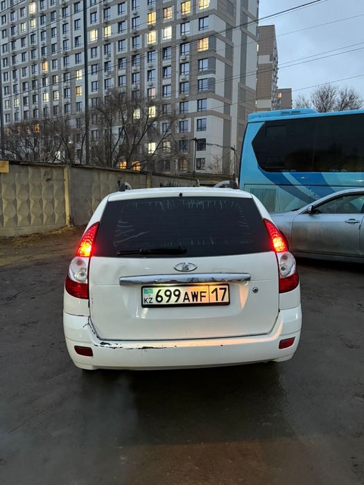 Лада приора универсал