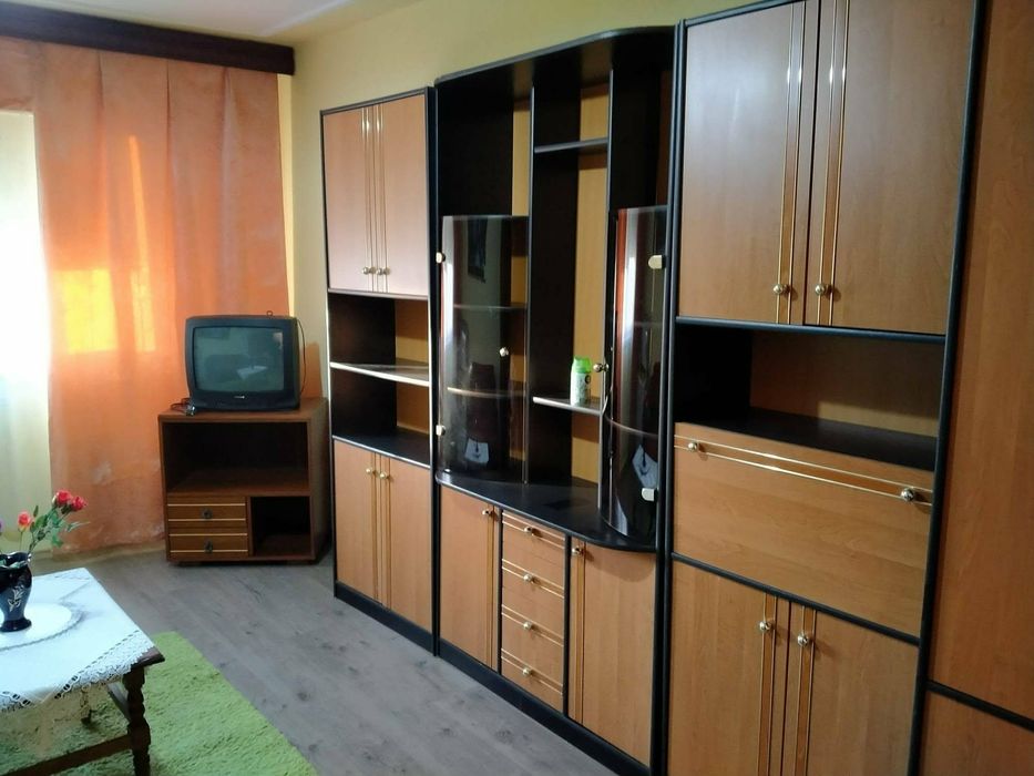 Ănchiriez cameră