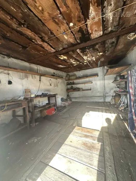 Продам Гараж · Валиханова