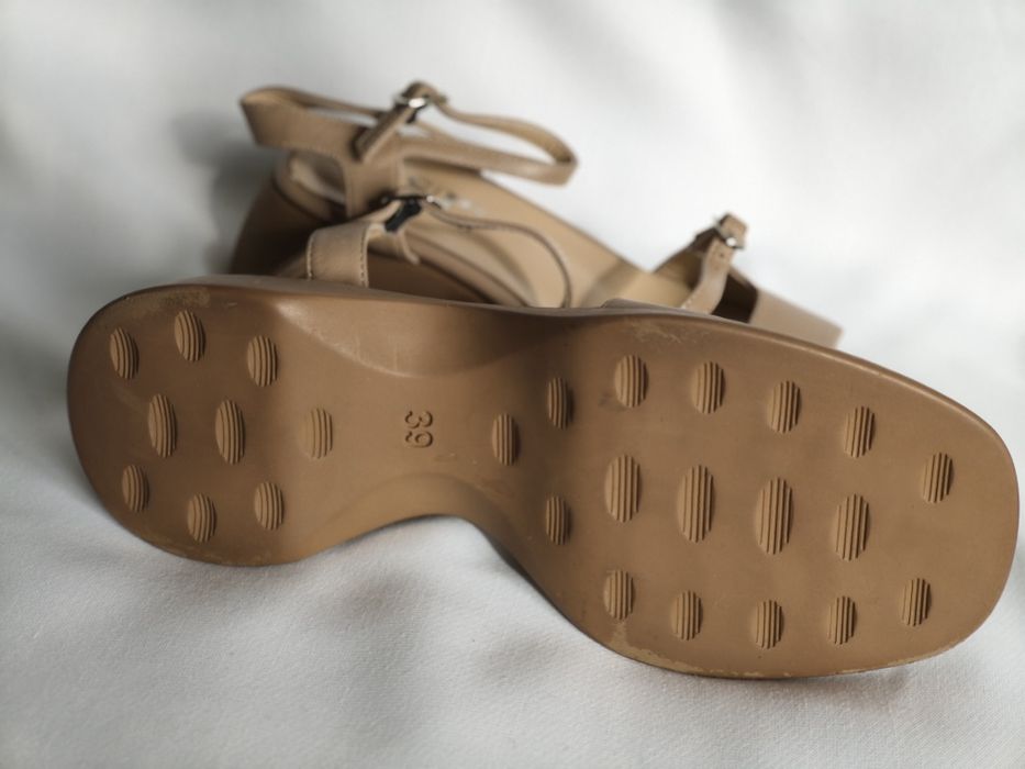 Sara Pen, нови сандали естествена кожа, номер 39