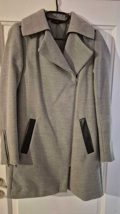 Палто сиво Stradivarius