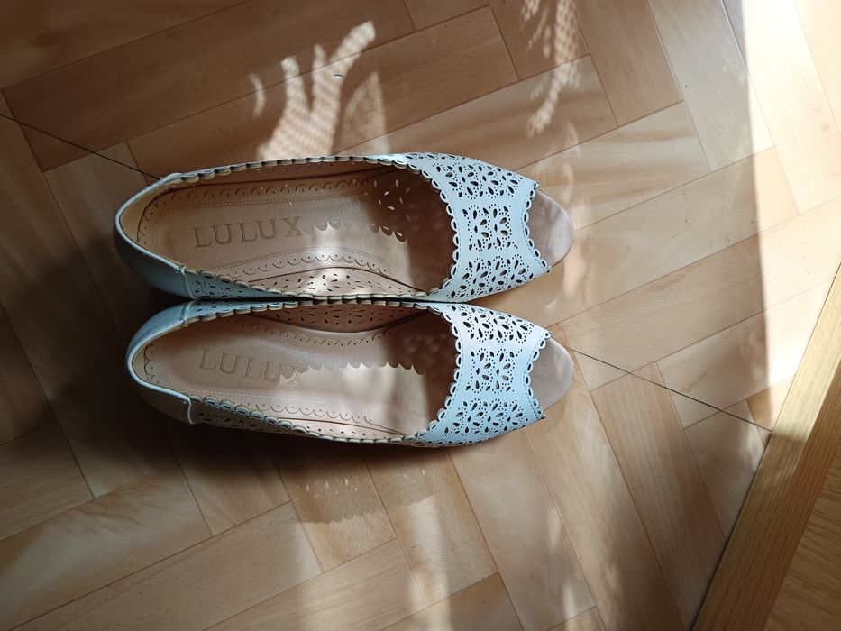 Sandale de vara albe