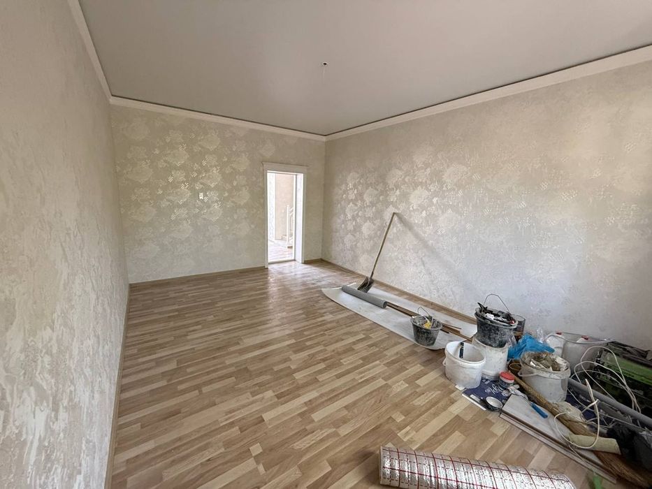 Uy sotiladi angarik sitida 115 kv 43000$ galishamiz