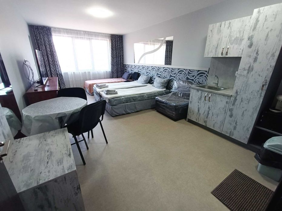 Продава се Четиристаен апартамент в Велинград - 160 кв.м за 1125 €/кв.м - Снимка #1