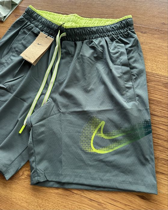 Мъжки,къс комплект Nike дишаща тениска и шушлекови панталонки