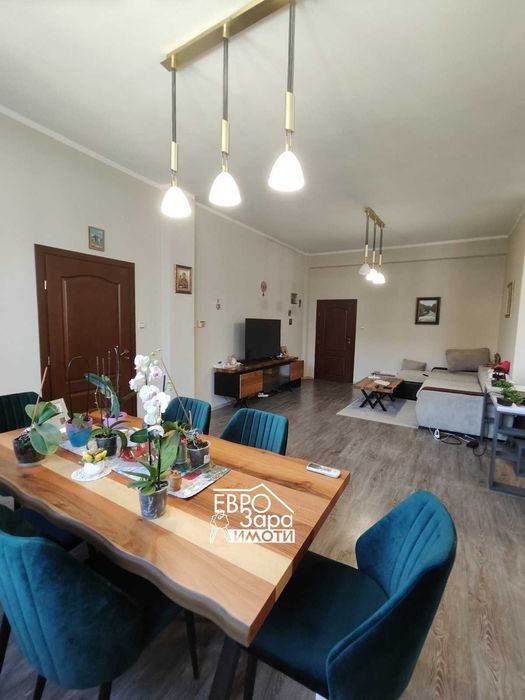 Масивна сграда за продажба – автосервиз плюс два жилищни имота