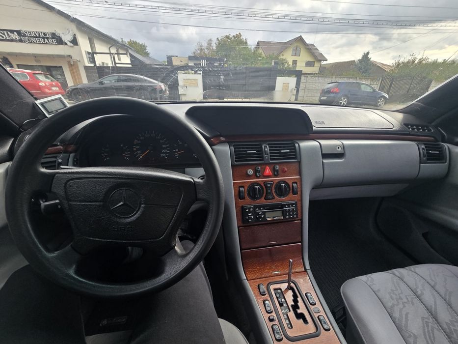 Mercedes e classe dric funerar