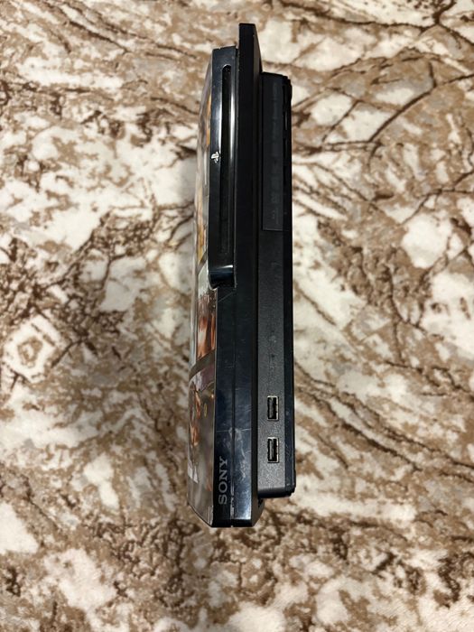 PS3 Slim 120GB + контролер + кабели | Добро състояние