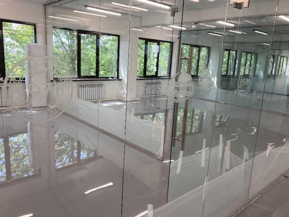 Полимерный пол. Эпоксидные и полиуретановые. Топинг заливка бетона.