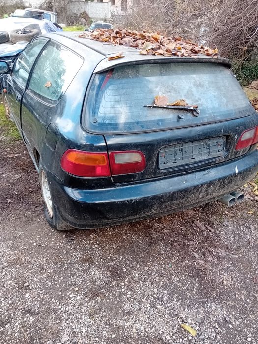 Продавам хонда сивик на части 1.3 16в 75кс 94г.