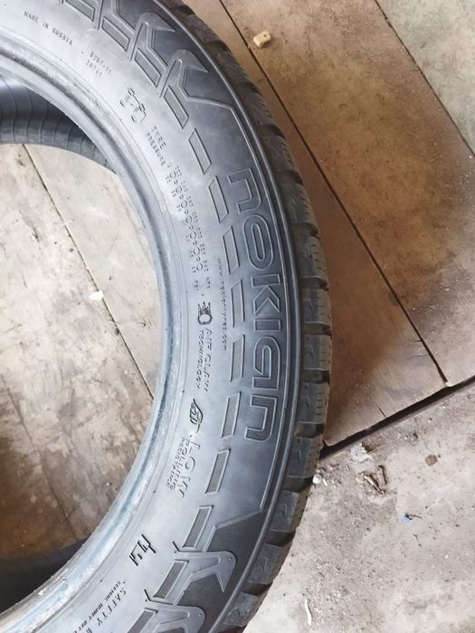 Продам комплект зимних шин