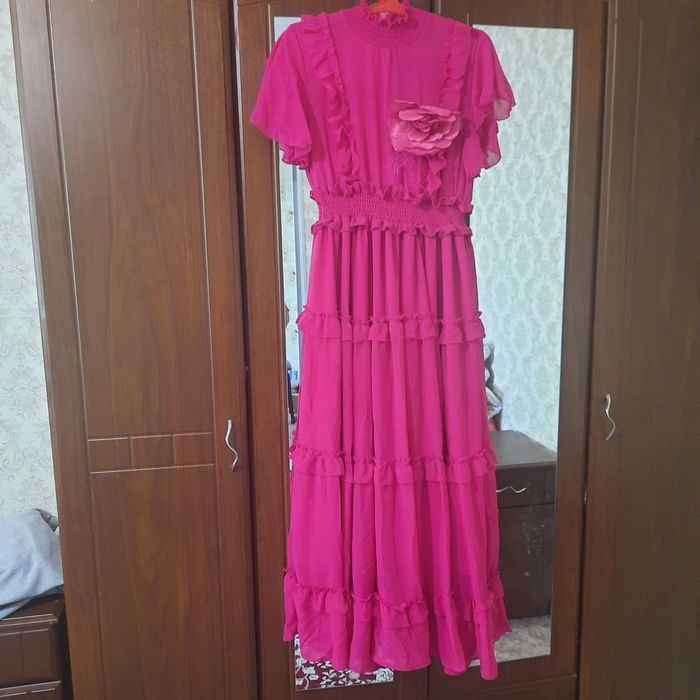 Платье Розовая м размер