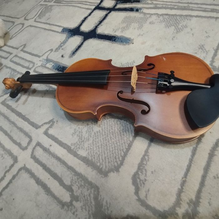 Скрипка 1/4 в отличном состоянии