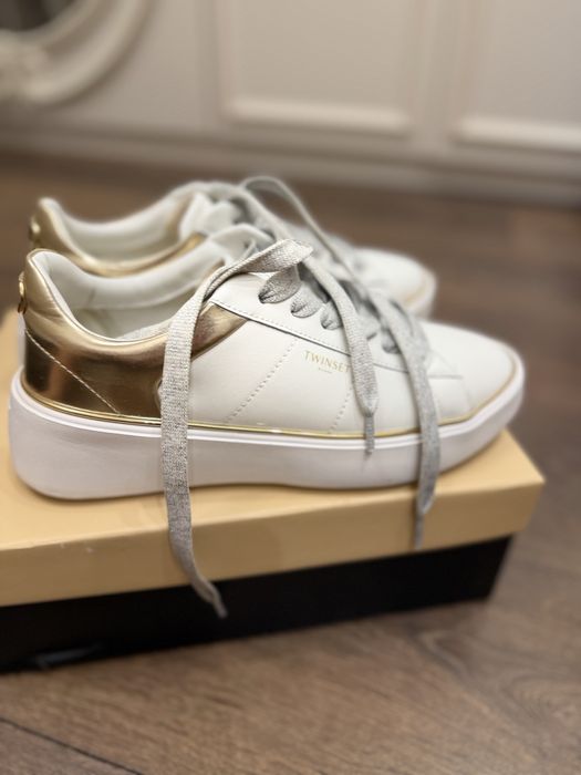 Twinset беши кецове