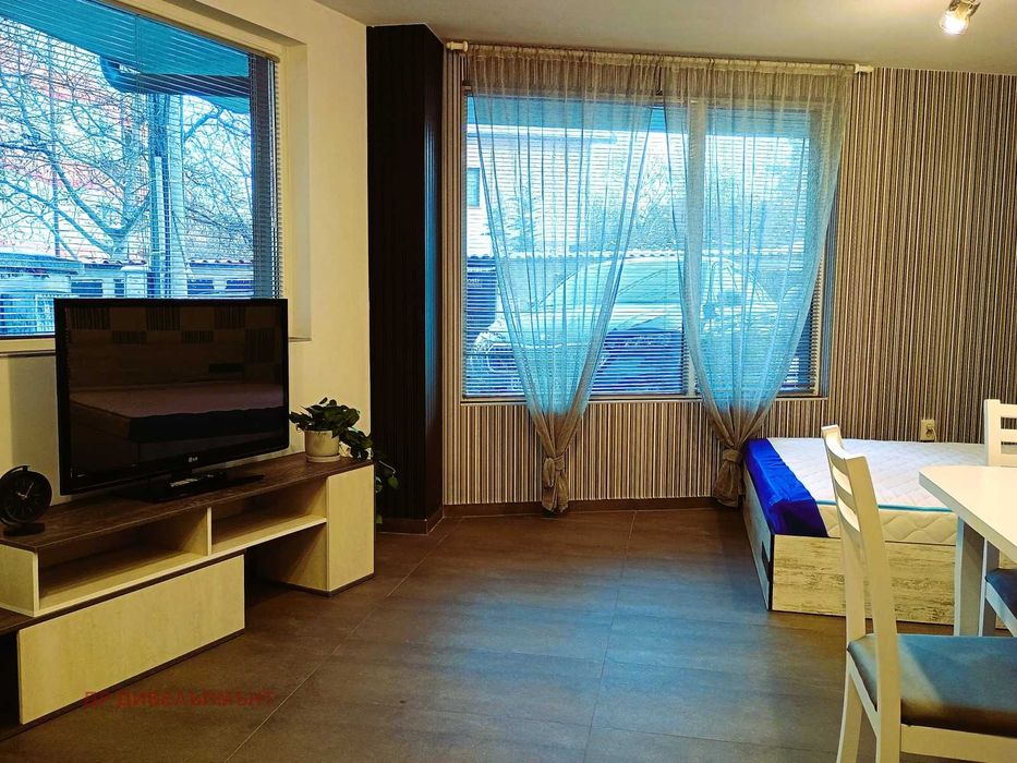 Дава се под наем Едностаен апартамент в София, Витоша - 41 кв.м за 472.77 € - Снимка #2