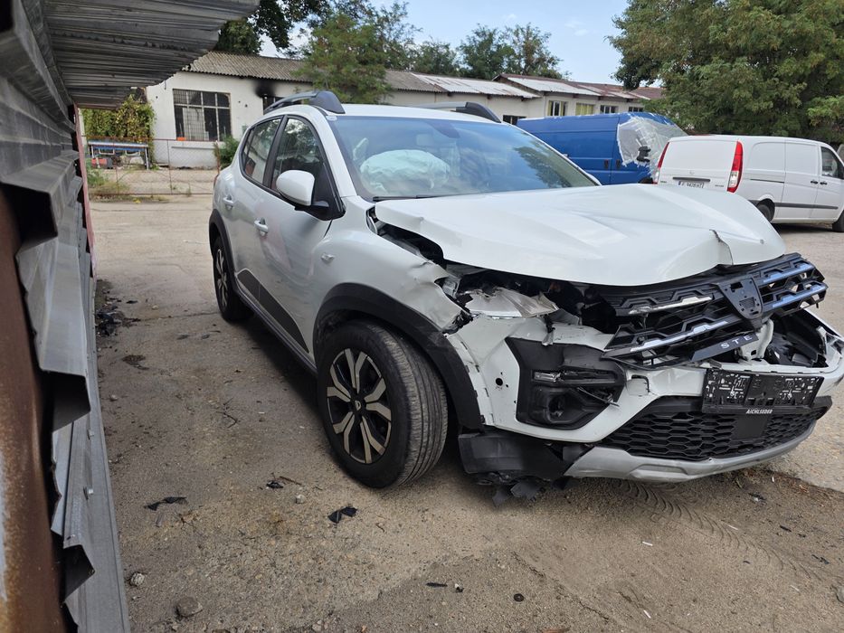 Dacia Sandero stepway 2022 1.0 На части