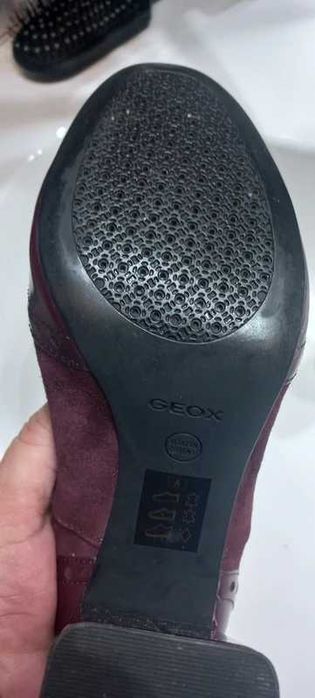 Pantofi Geox din piele foarte fina ,38