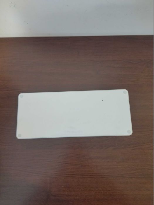 Продавам оригинална безжична и USB клавиатури Apple Magic keyboard