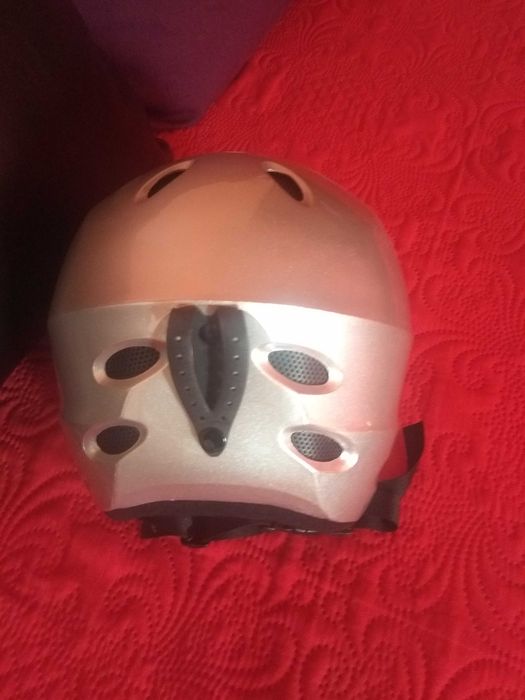 Нова каска Trespass