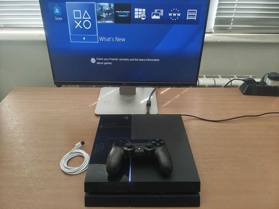 Playstation 4 със джойстики кабели, PS4 конзола