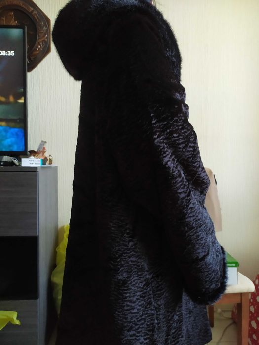 Продавам дамско палто от визон размер XXL