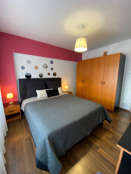 Apartament 3 camere pentru închiriat în zona centrală