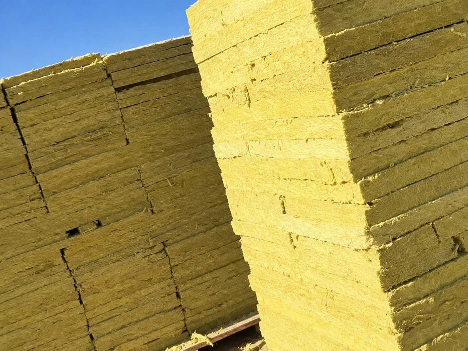 Stroitelnaya minvata bazalt 140 plotnost / Bazalt 120 mm sotiladi