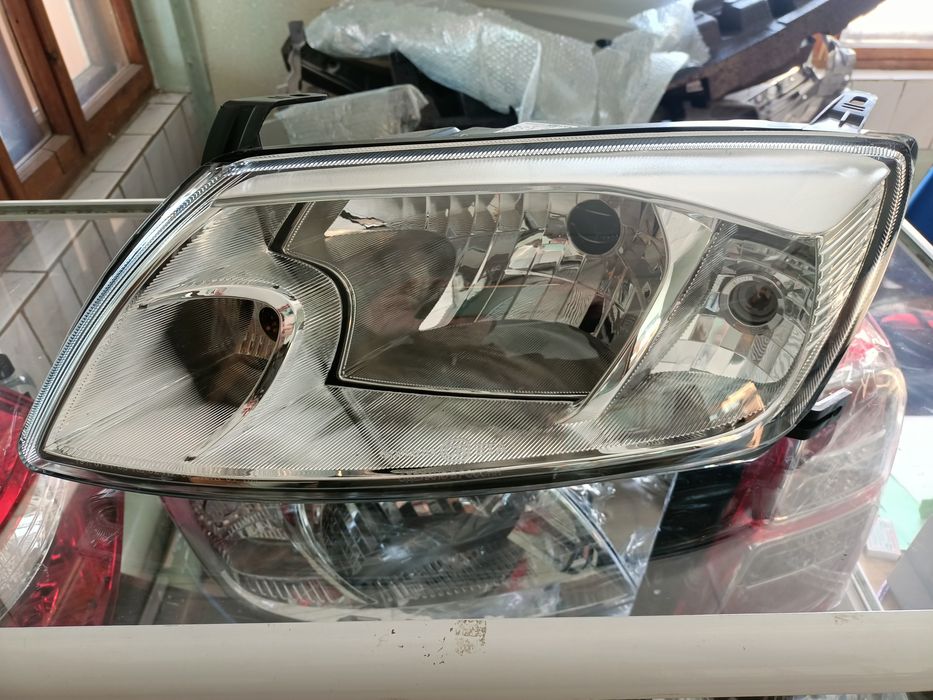 Фара передняя Лада Гранта