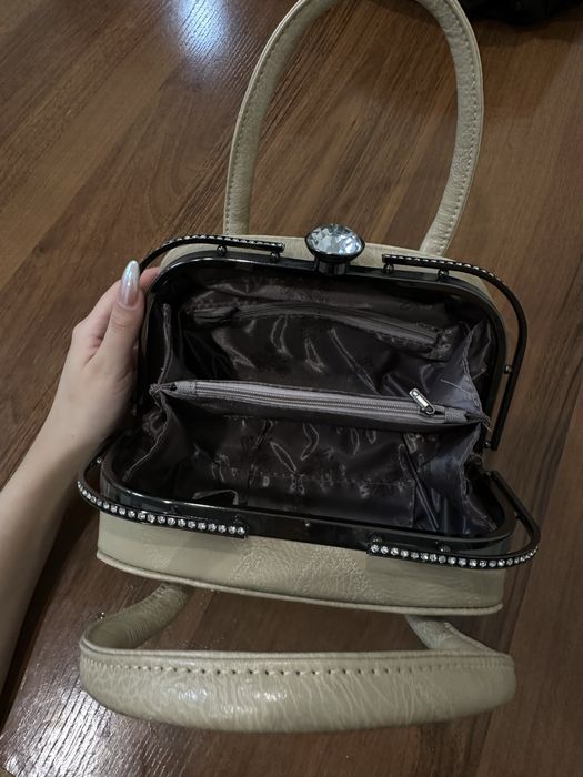 Продам женскую сумку