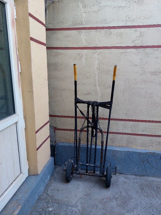 Қол арба, тәшкі сатылады.