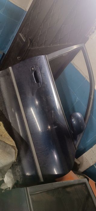 Продам двери на Митсубиси Галант