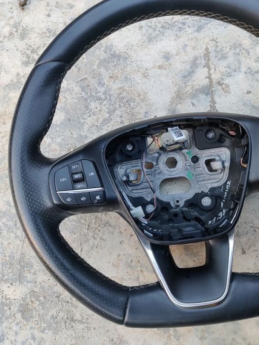 Volan tesit 3 spite cu comenzi - Piele perfoarata Ford KUGA 3 ST line 2023 H1BJ-3600-AEB